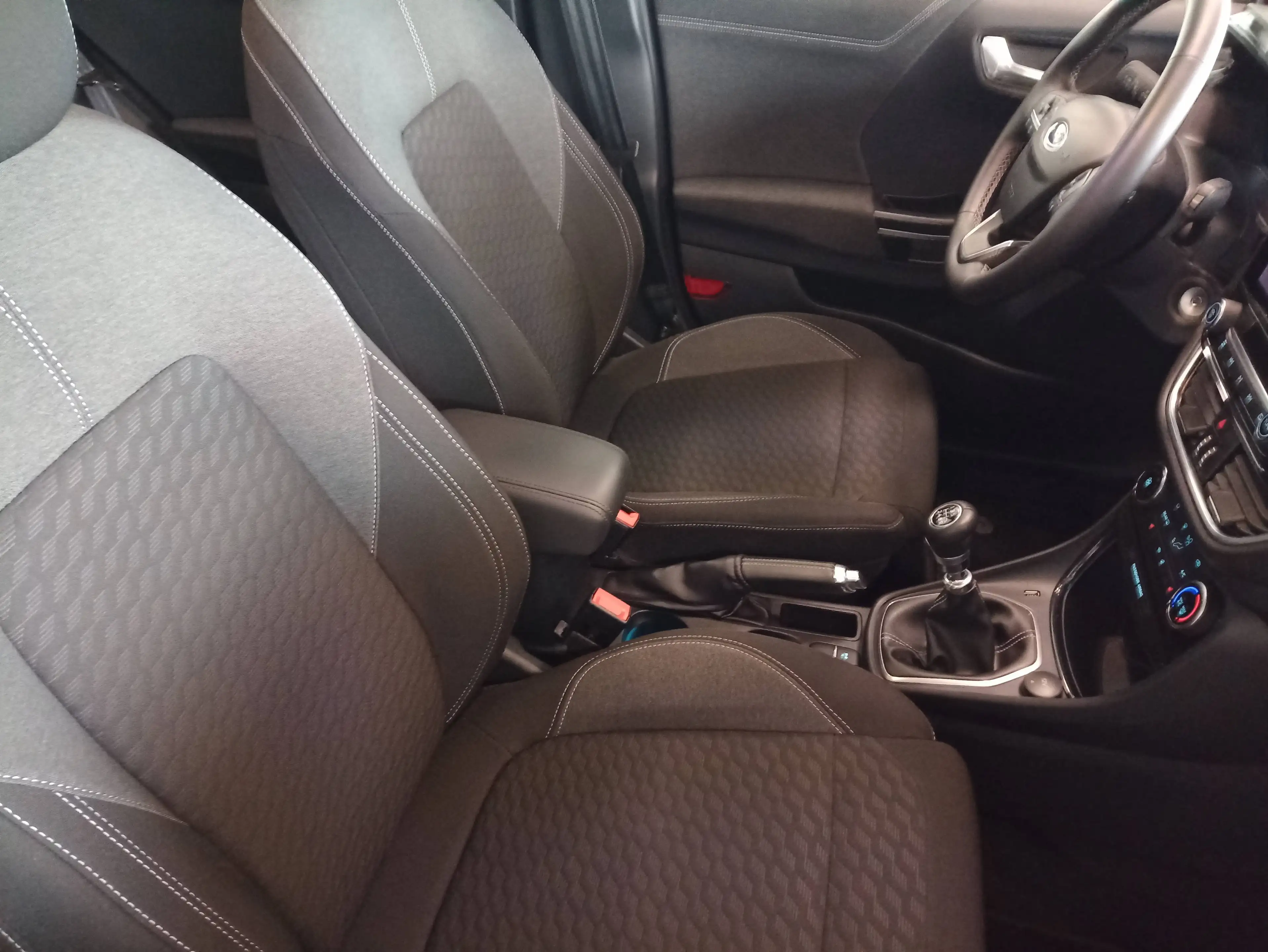 Ford Puma Puma 1.0 EcoBoost Hybrid TITANIUM — photo 14