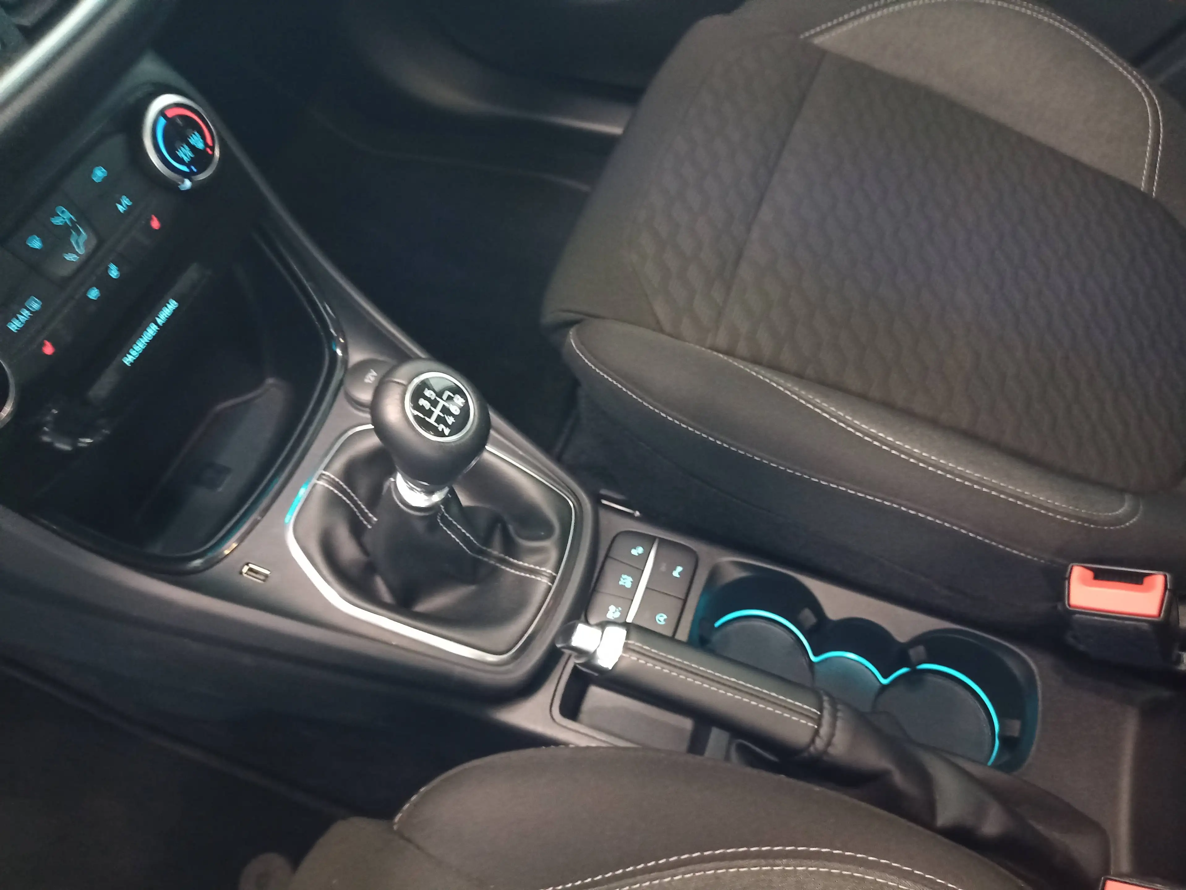 Ford Puma Puma 1.0 EcoBoost Hybrid TITANIUM — photo 6