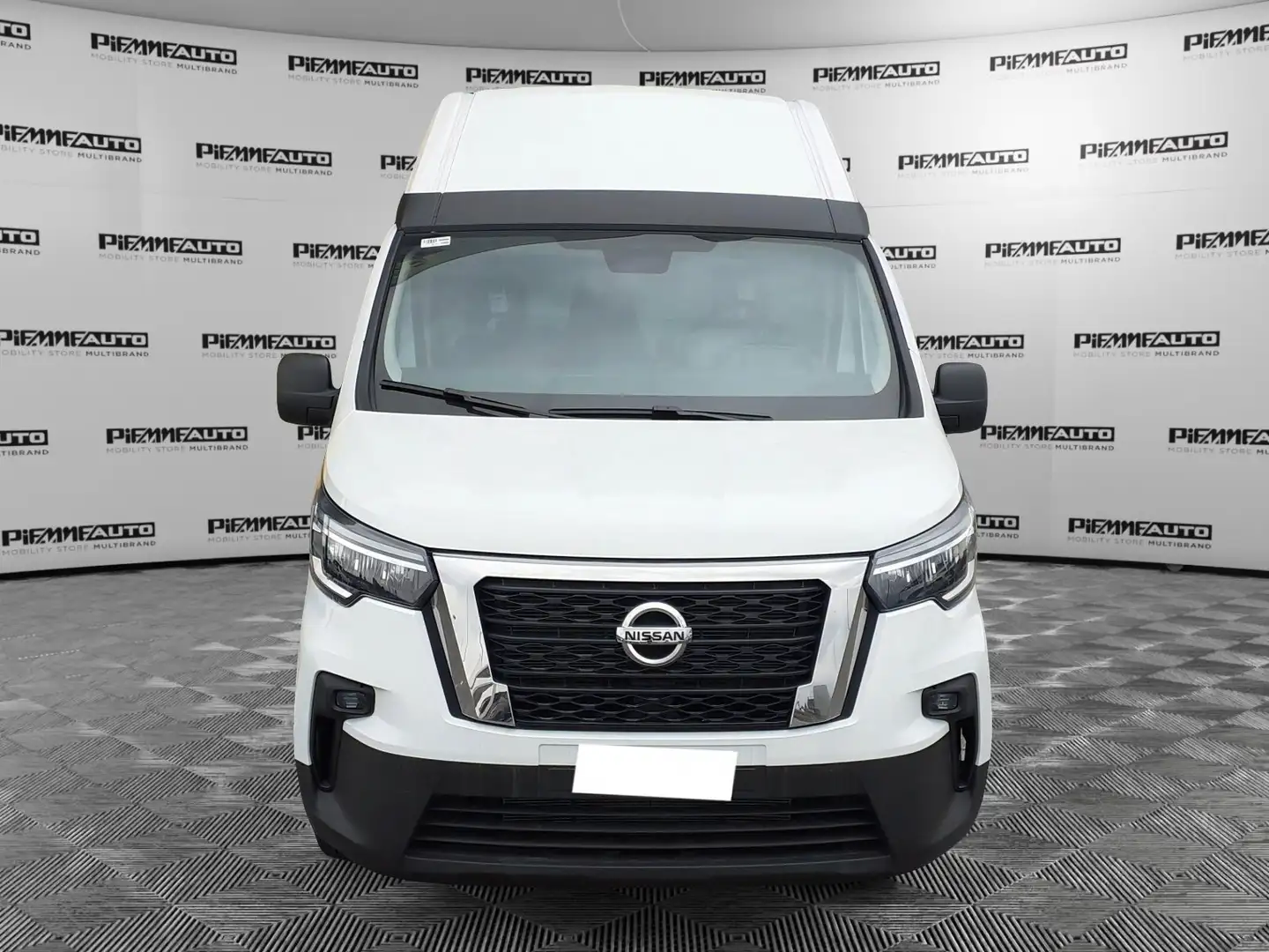 Nissan Primastar 29 2.0 dCi 150CV PC-TA Furgone Acenta Bianco - 2