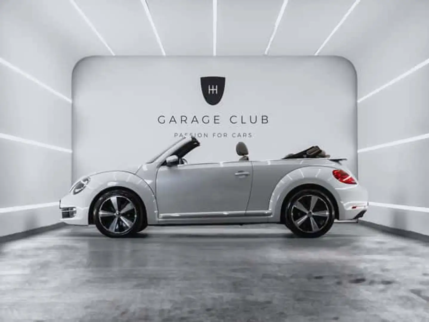 Volkswagen Beetle Cabrio 2.0TDI R-Line DSG 140 - 2