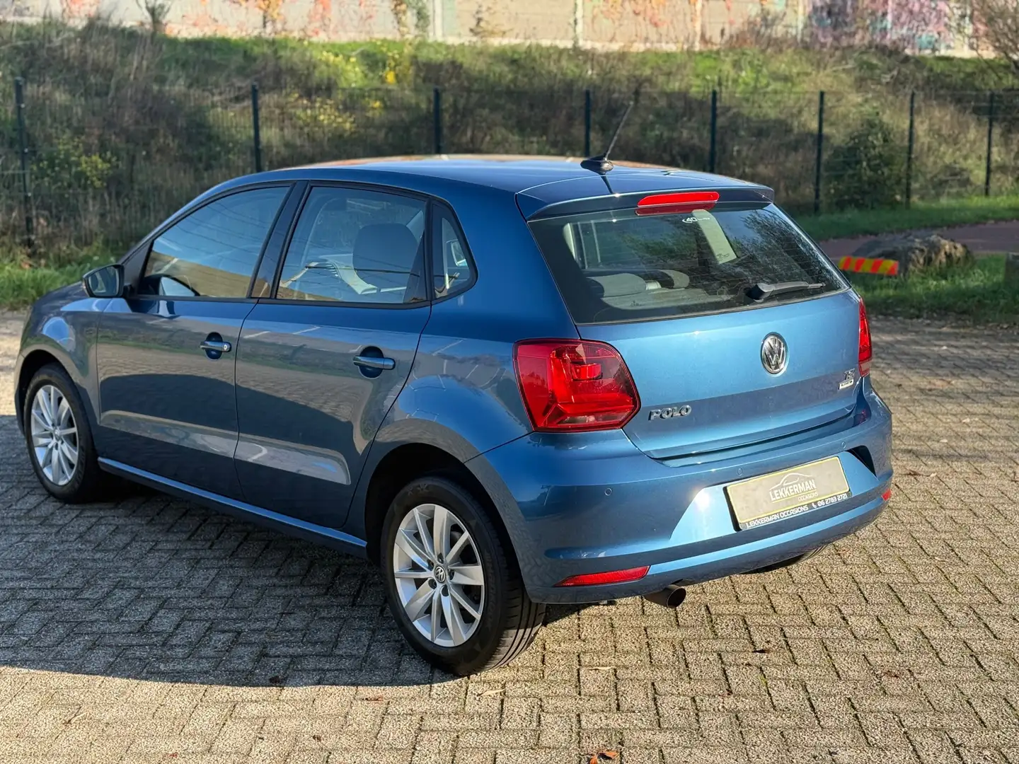 Volkswagen Polo 1.2 TSI Comfortline NAVI I STOELVERW I PDC I NWE A Blauw - 2