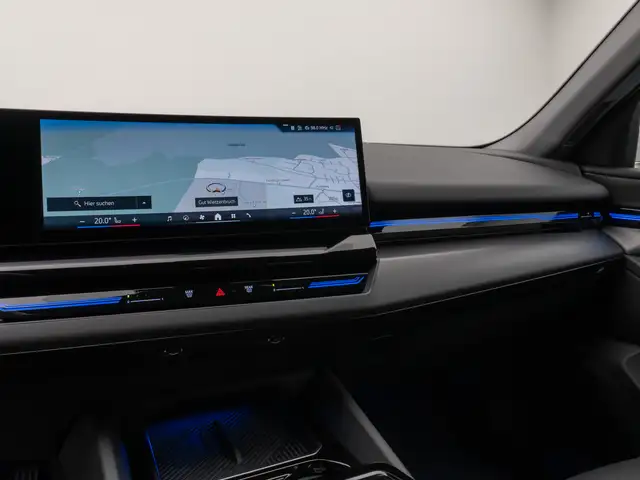 BMW 5 Series view 21