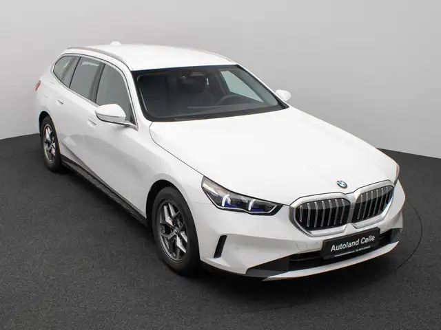 BMW 5 Series view 3
