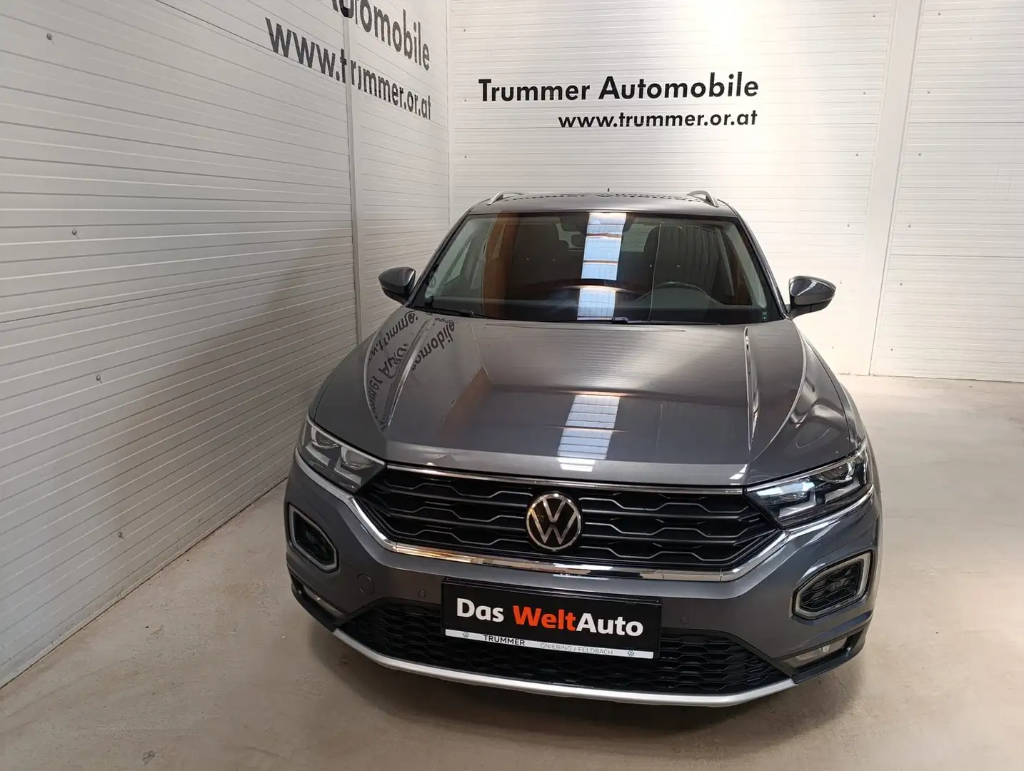 Volkswagen T-Roc Design TSI ACT DSG Grau - 2