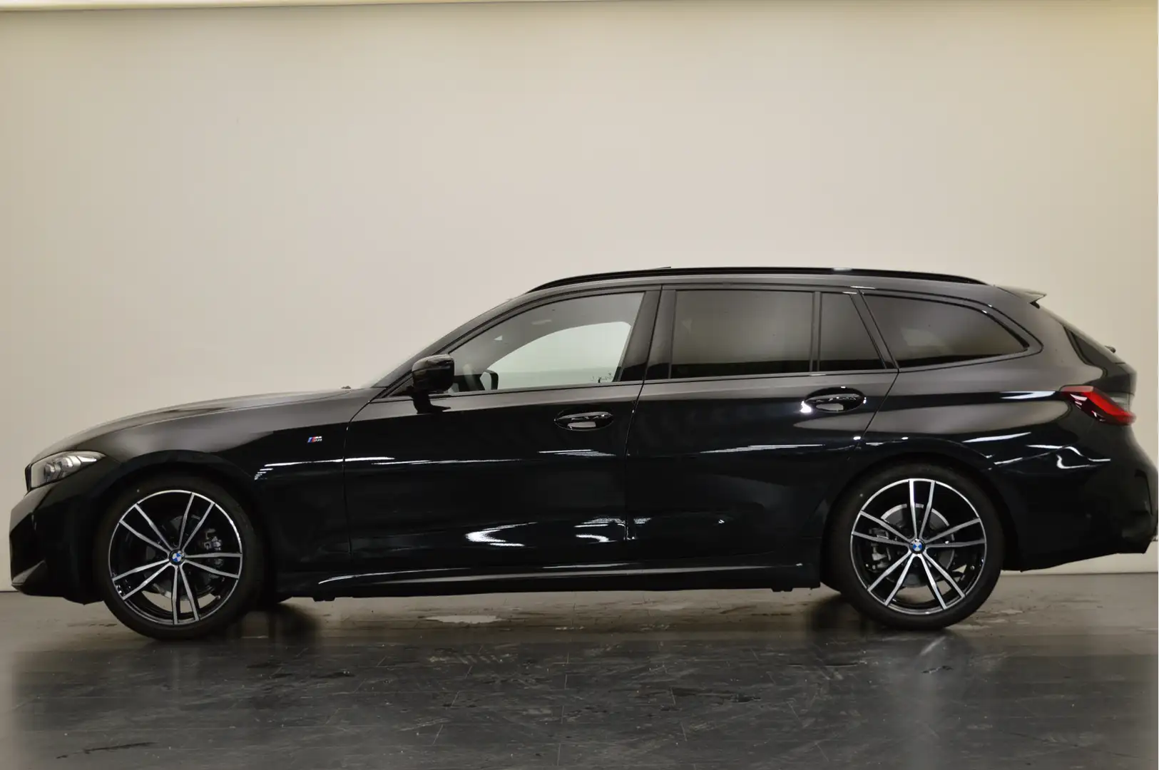 BMW 318 3 Serie Touring 318i High Executive M Sport Automa Zwart - 2
