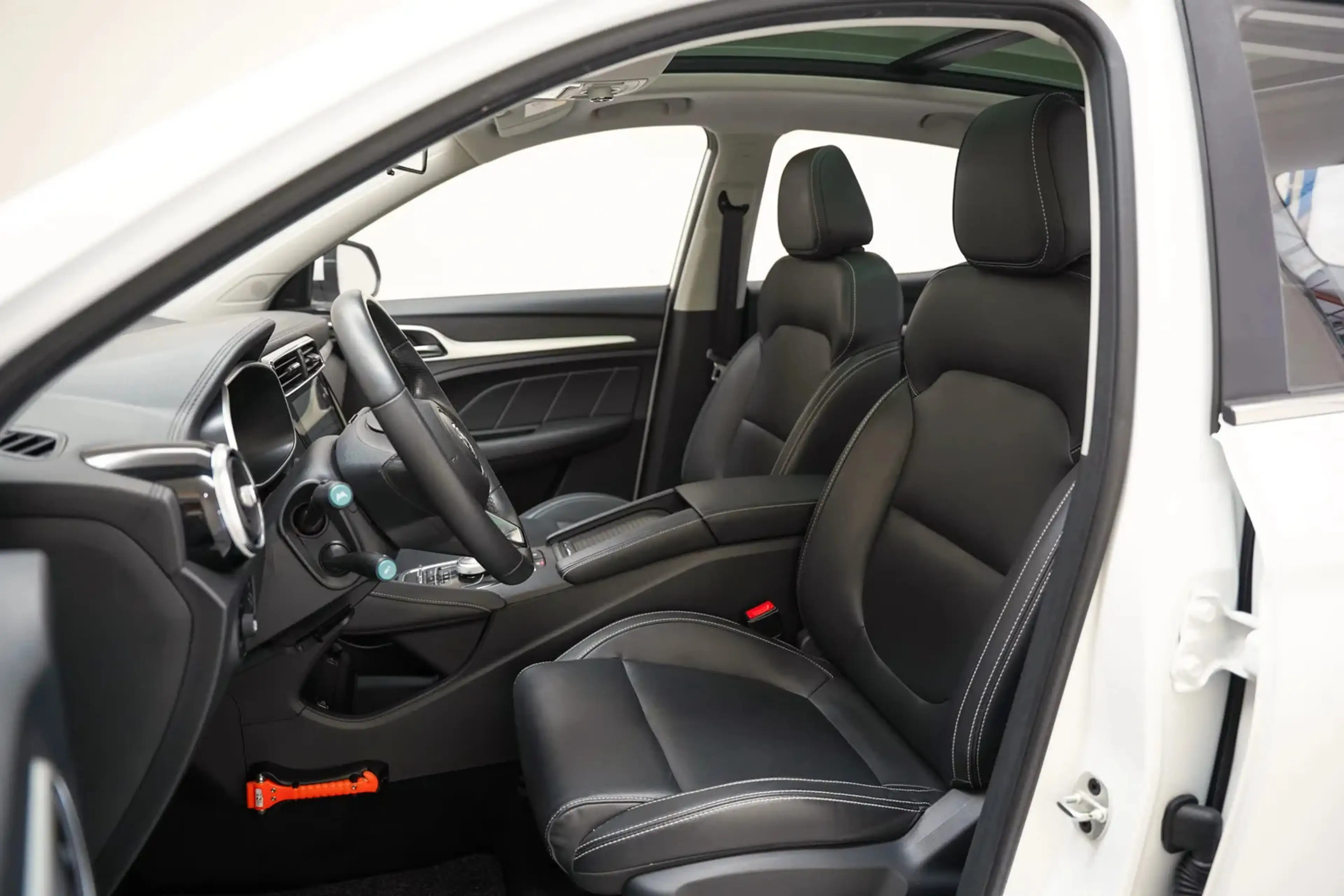 MG ZS EV Luxury 45 kWh [ Panorama Trekhaak Leder Apple/A — photo 15
