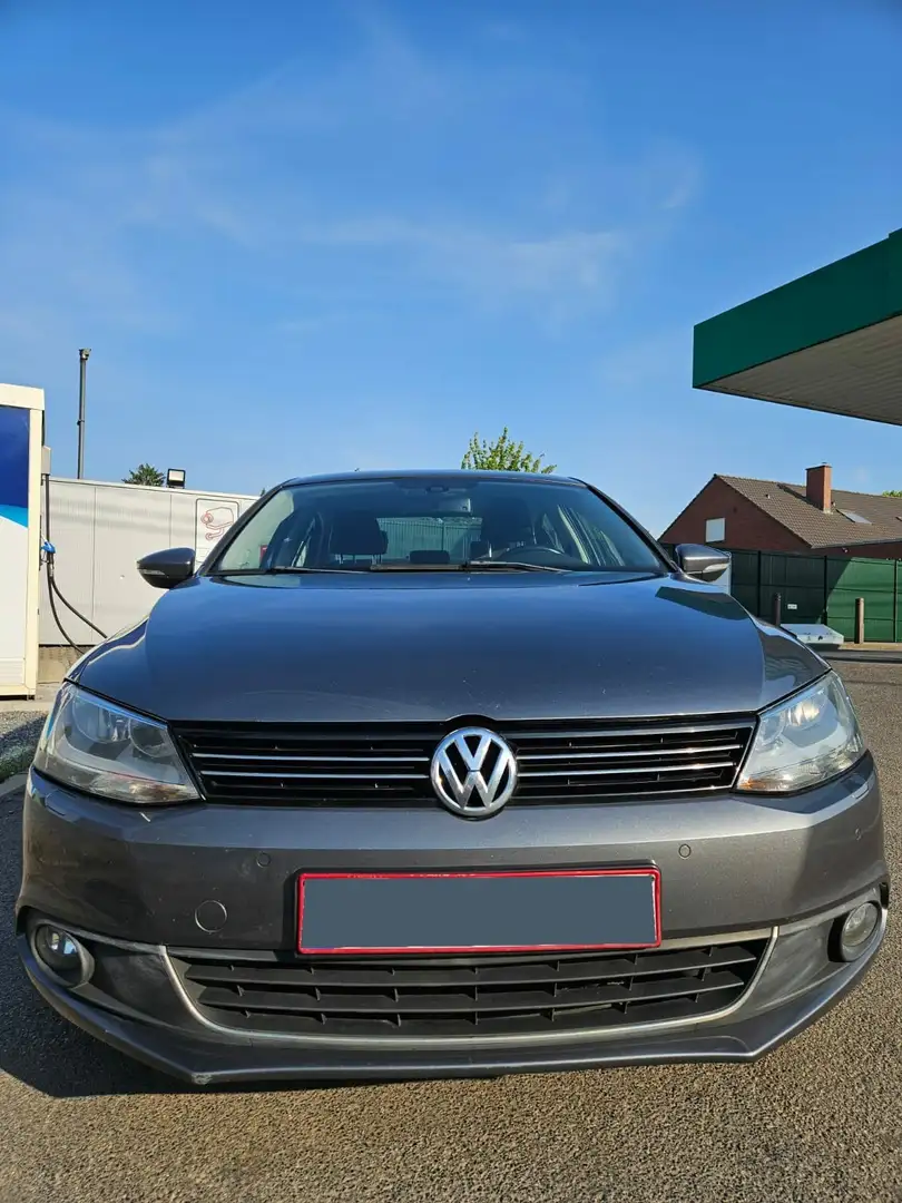 Volkswagen Jetta 1.6 TDI DSG Highline - 1