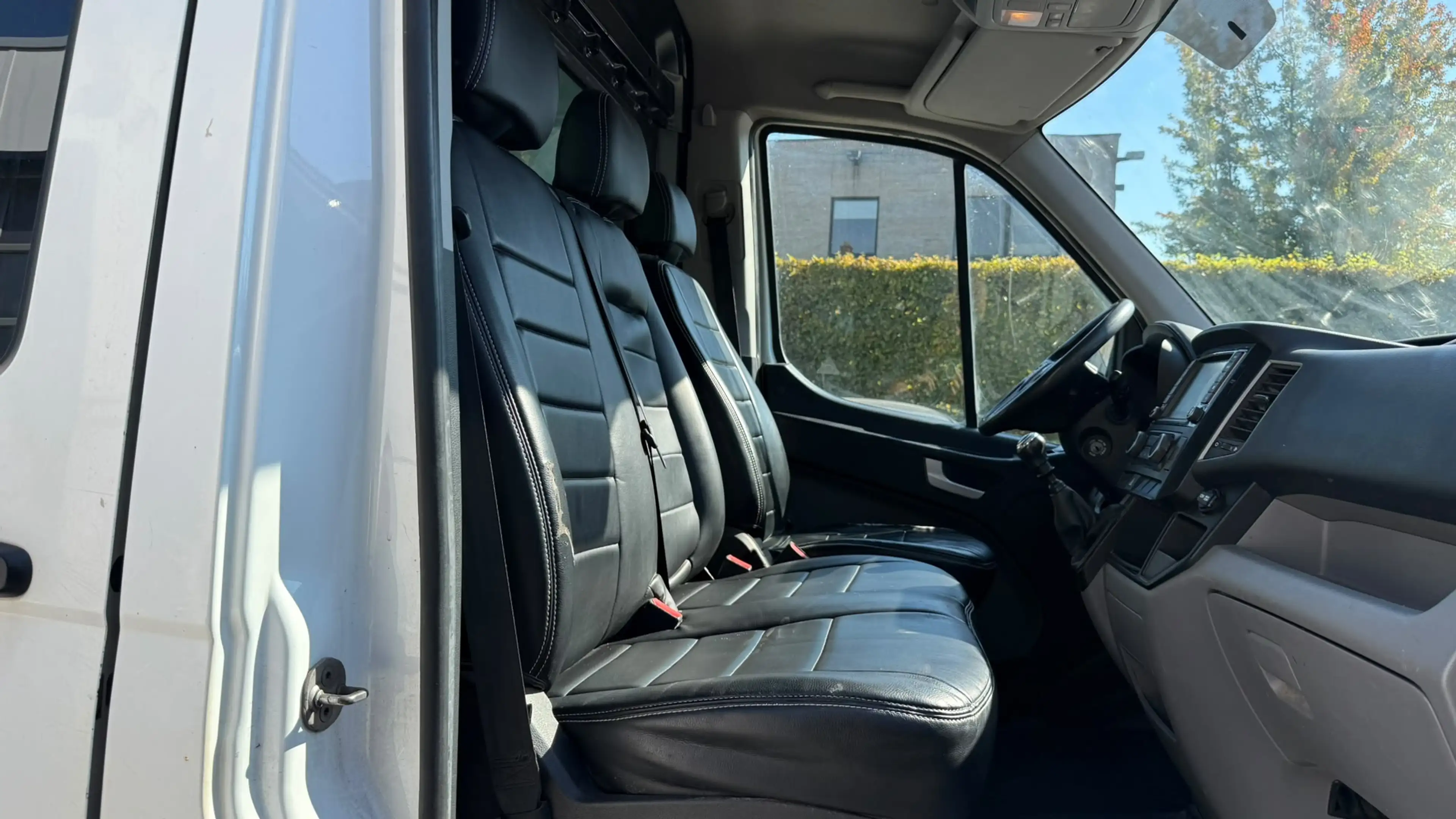 Hyundai H 350 2.5 DIESEL - AIRCO - UTILITAIRE - CONTRÔLE TECHNIQUE OK — photo 9