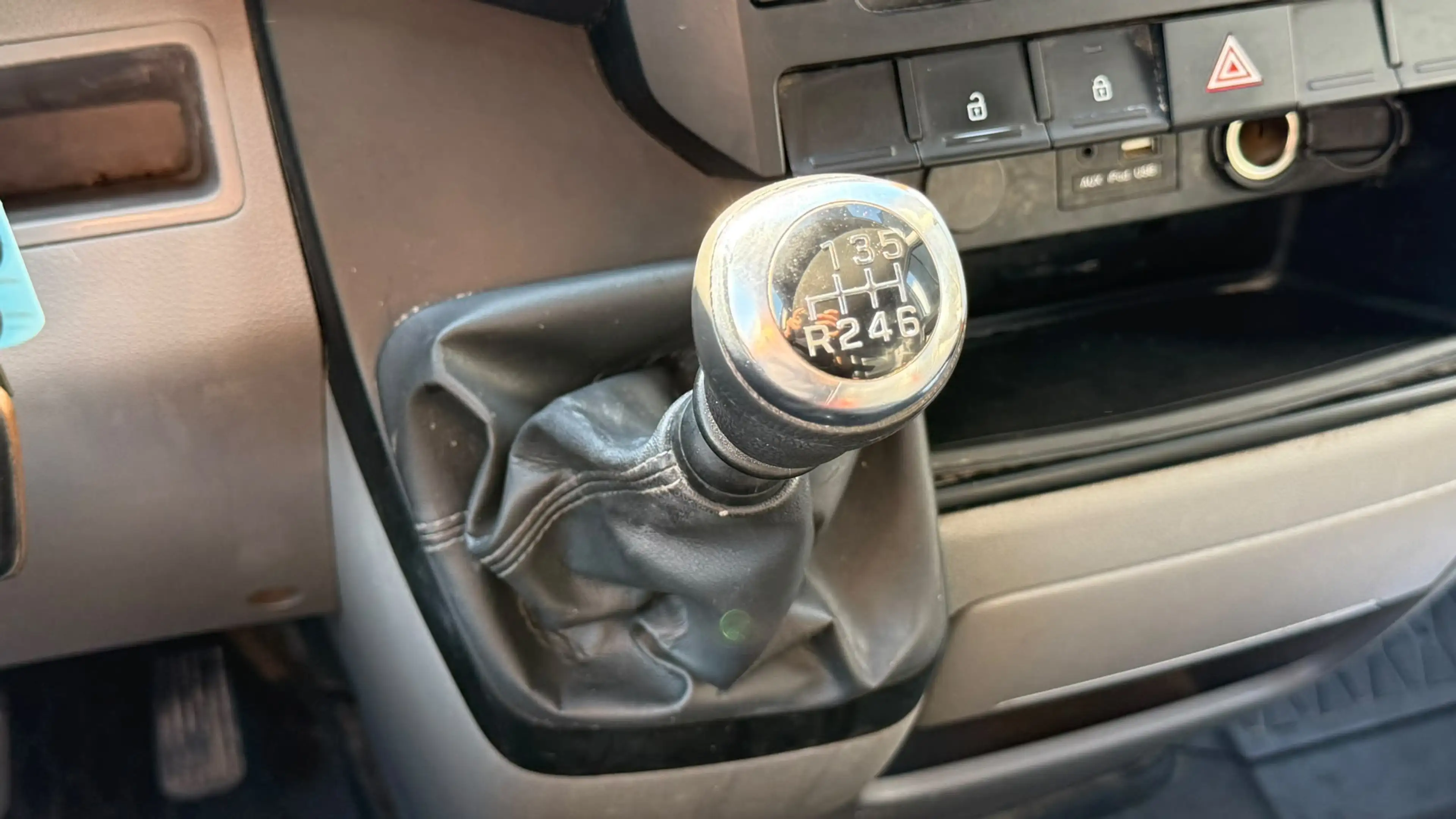 Hyundai H 350 2.5 DIESEL - AIRCO - UTILITAIRE - CONTRÔLE TECHNIQUE OK — photo 13
