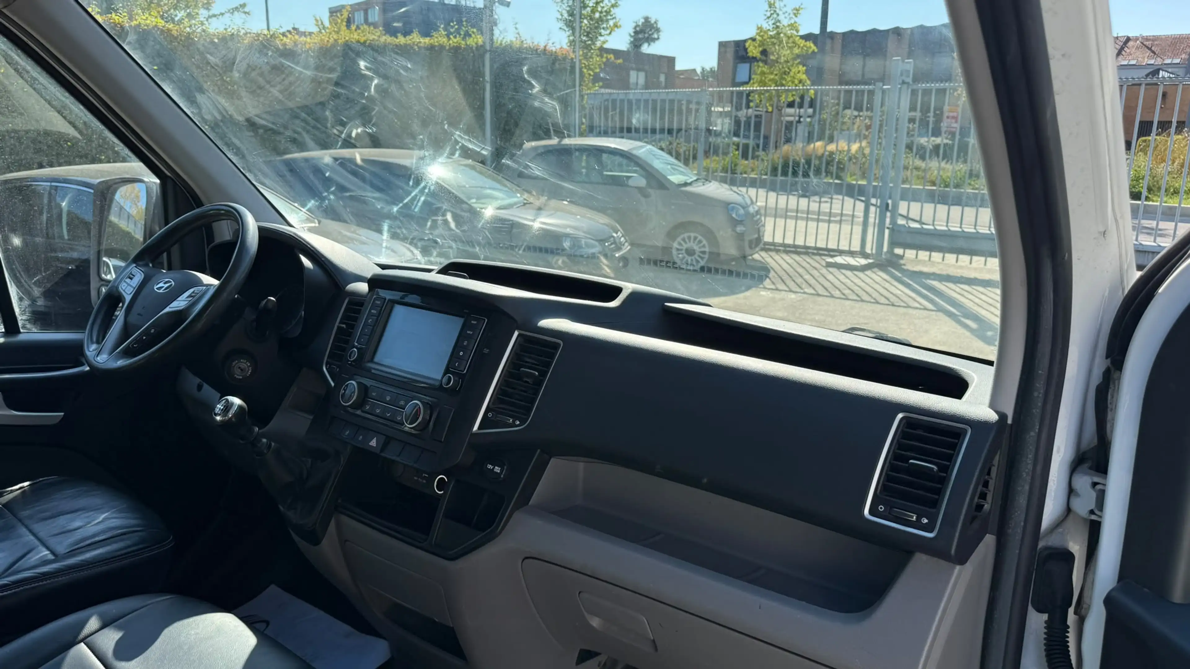 Hyundai H 350 2.5 DIESEL - AIRCO - UTILITAIRE - CONTRÔLE TECHNIQUE OK — photo 8