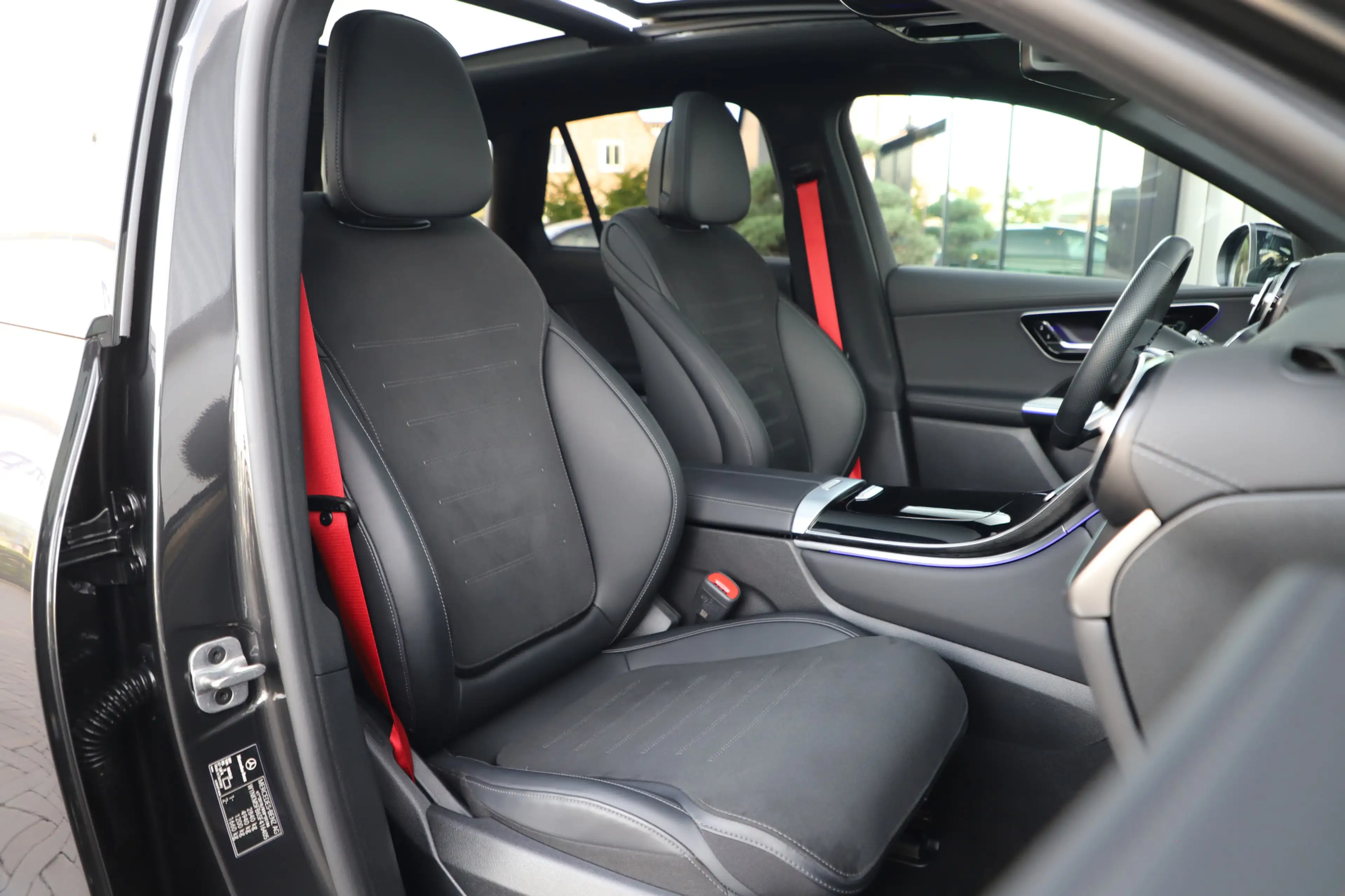 Mercedes-Benz GLC 400 400e AMG 4-Matic | 381PK | Head-up | Keyless-go | — photo 29
