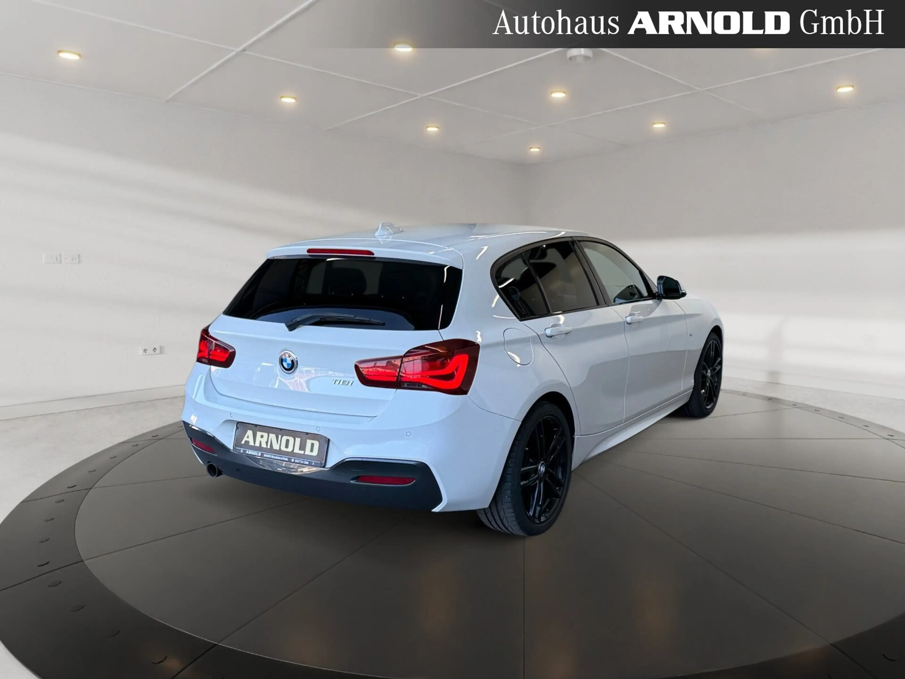 BMW 118 i M-Sport Navi LED Leder Getönte-Sch. Sitzh. Sport Line Business-Paket/Klima/Sitzhzg./Park-Assist./Tempomat/eFH. — photo 4