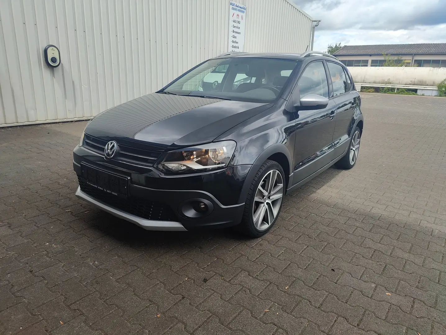 Volkswagen Polo CrossPolo Klima ZV Shz Alu 8-fach uvm Schwarz - 1