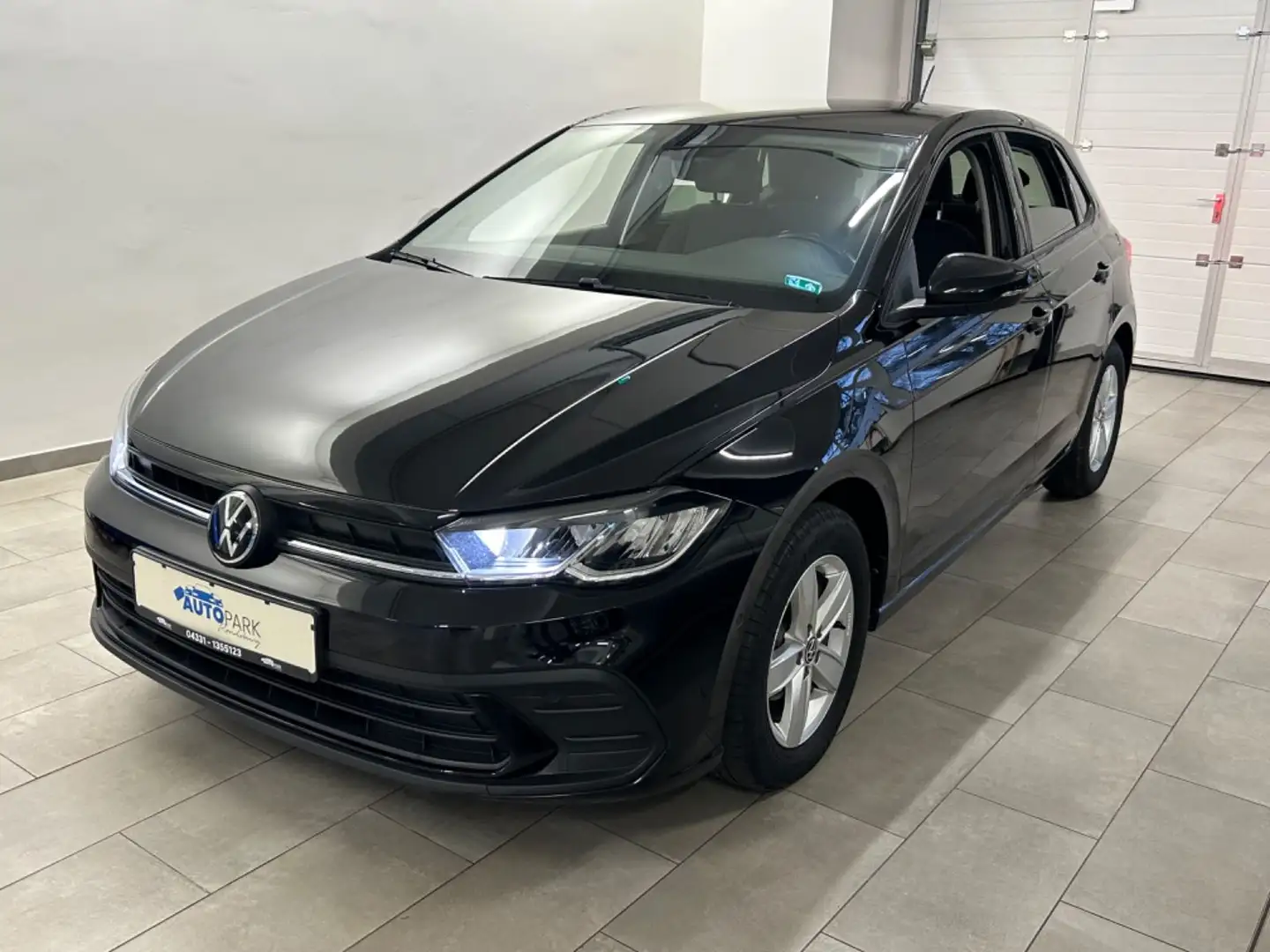 Volkswagen Polo 1.0 TSI VI Life *Automatik *Navi*LED* Schwarz - 1