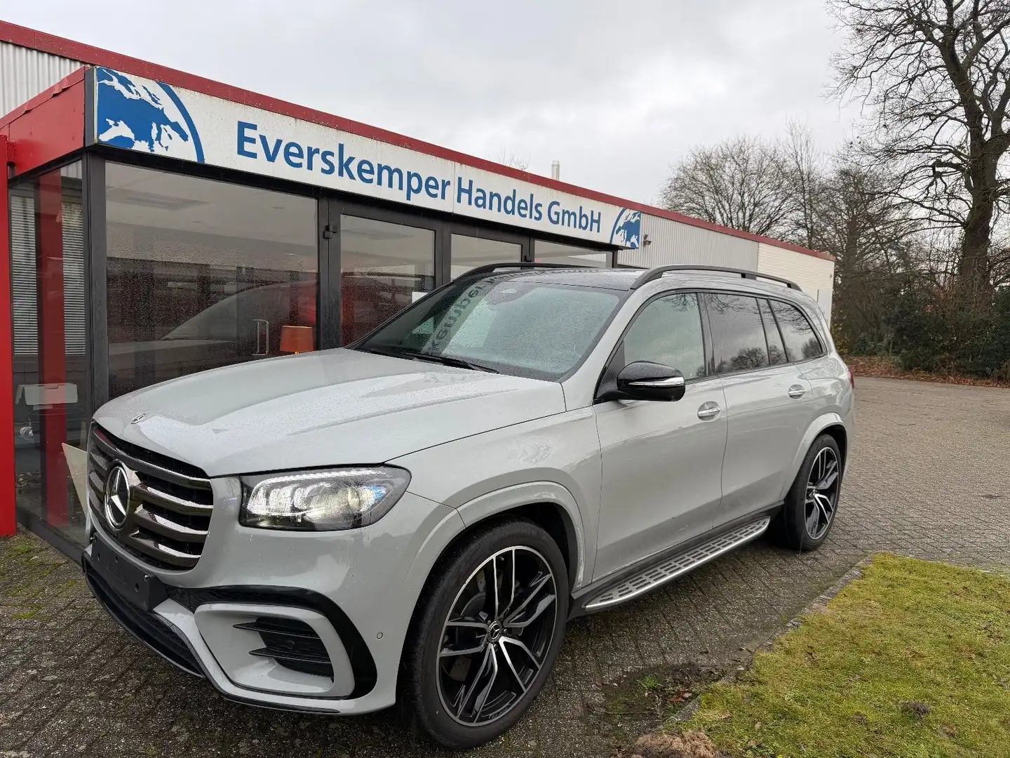 Mercedes-Benz GLS 580 4Matic AMG Premium Plus Grau - 2