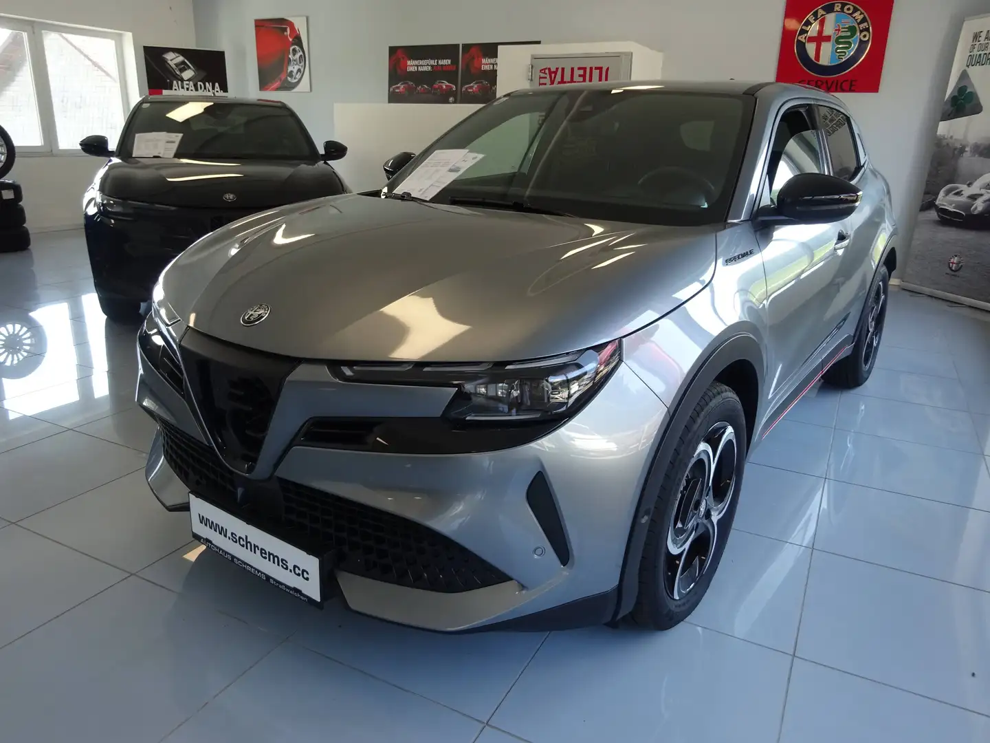 Alfa Romeo Junior Ibrida Speciale Silber - 1