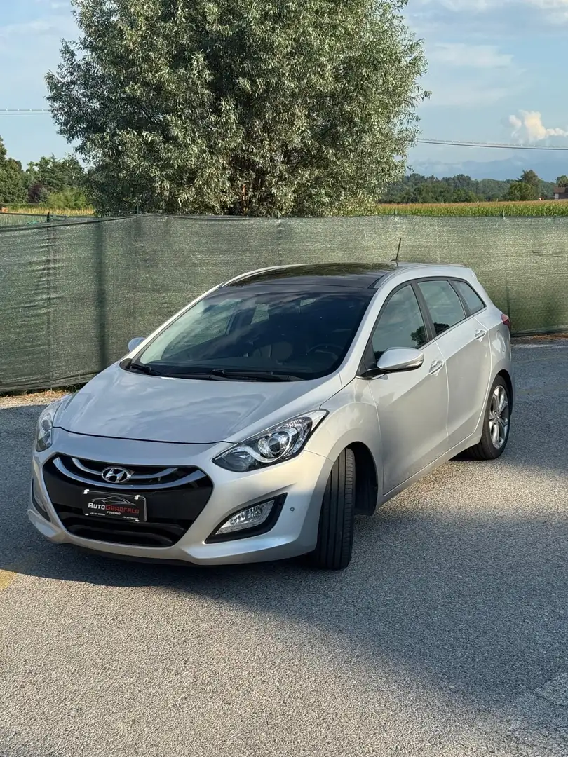 Hyundai i30 Wagon 1.6 crdi Comfort 128cv - 1