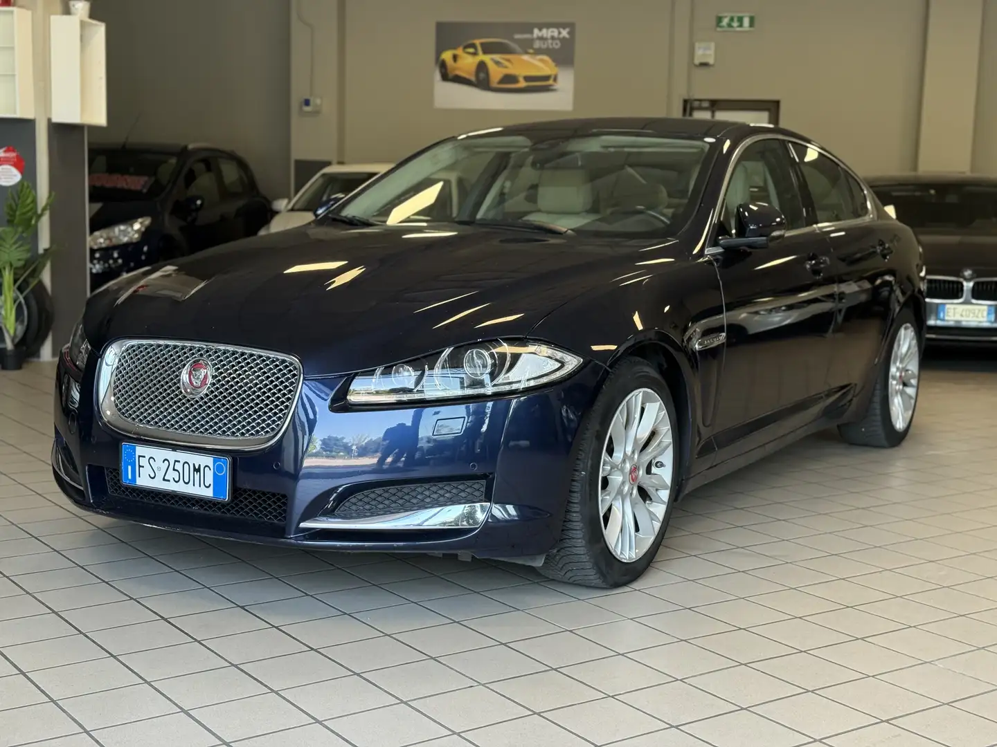 Jaguar XF 2.2d eco 163cv auto - 1
