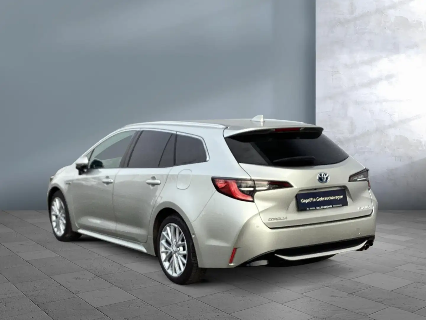 Toyota Corolla 2,0 HSD TOURING SPORTS STYLE*Safety Paket*NAVI* Zilver - 2