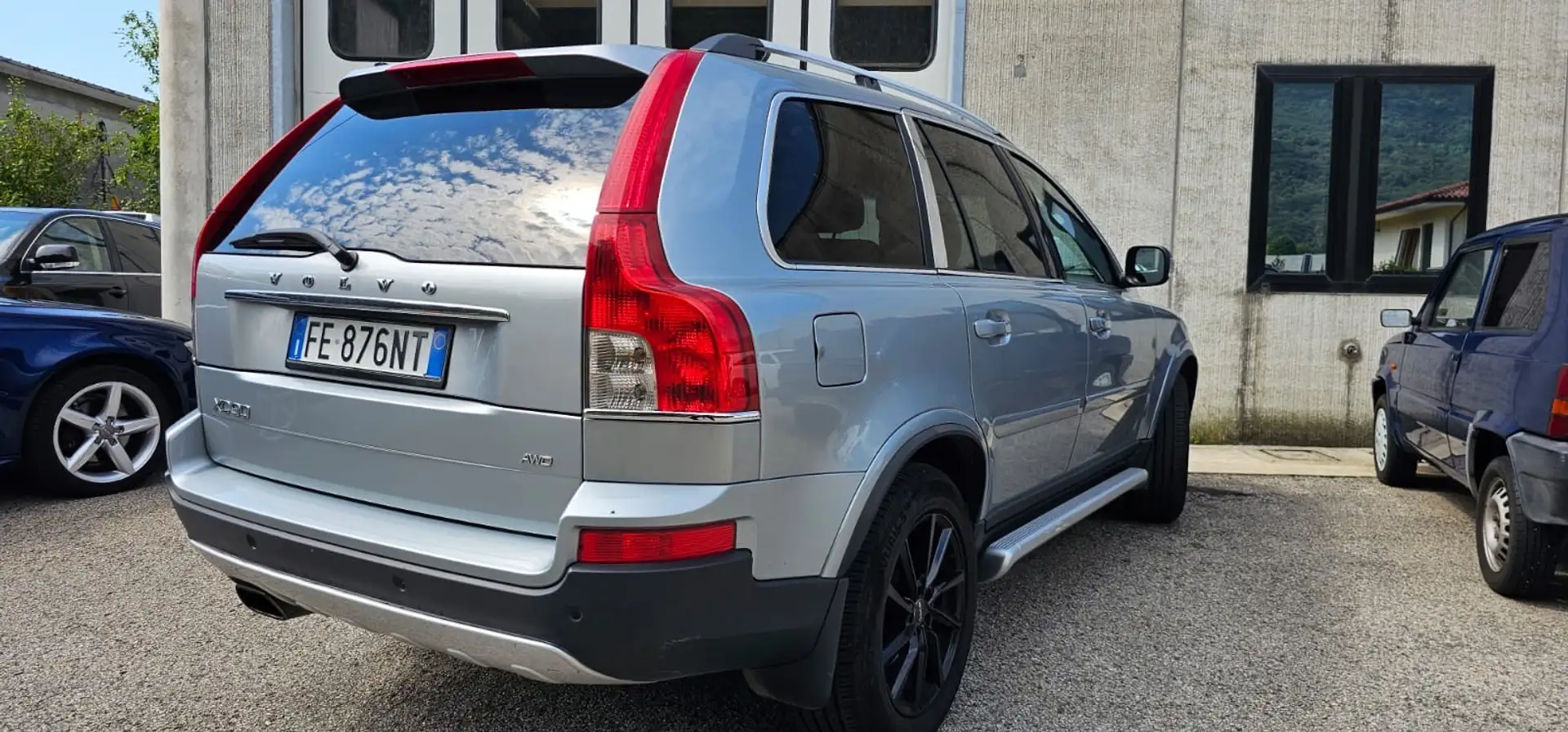 Volvo XC90 2.4 d5 Polar Plus awd 200cv auto Grigio - 2
