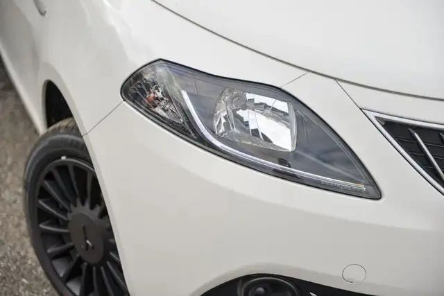 Lancia Ypsilon view 29