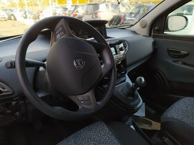 Lancia Ypsilon view 20