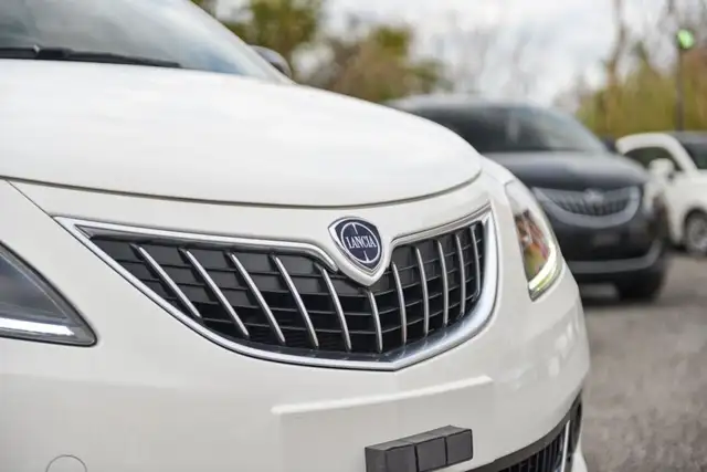 Lancia Ypsilon view 30