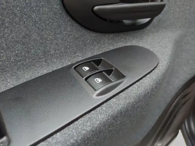 Lancia Ypsilon view 8