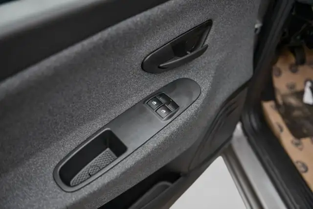 Lancia Ypsilon view 9