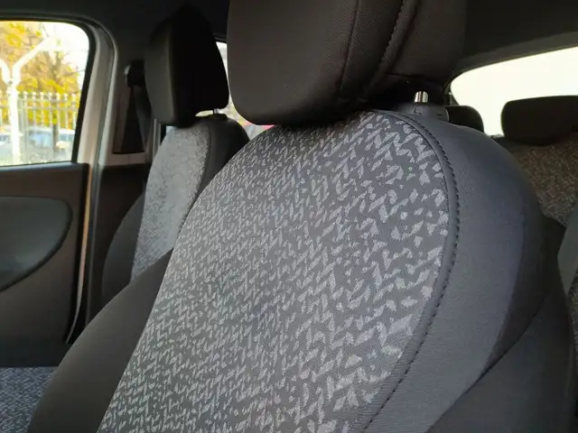 Lancia Ypsilon view 22