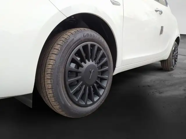 Lancia Ypsilon view 5