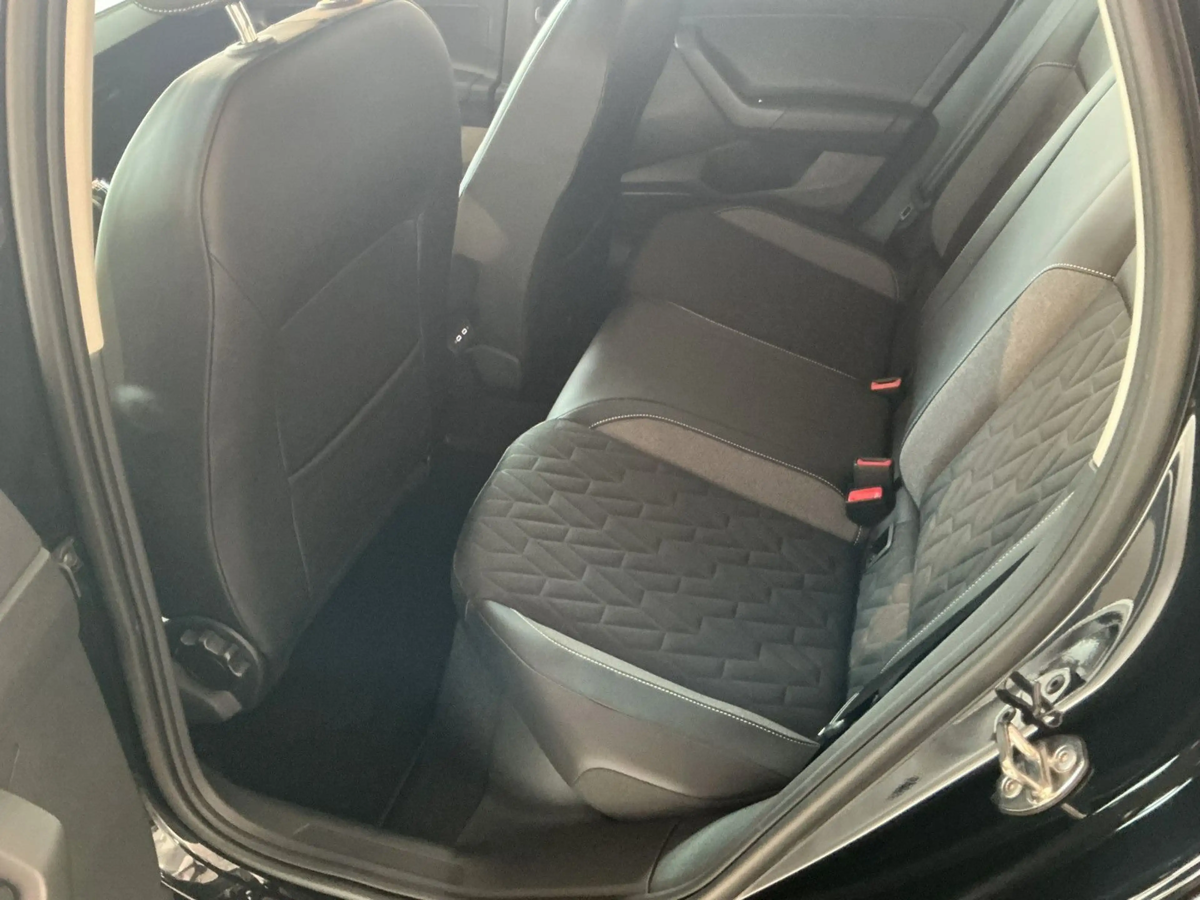 Volkswagen Taigo 1.0 TSI Life | ACC | Navi | SHZ — photo 19
