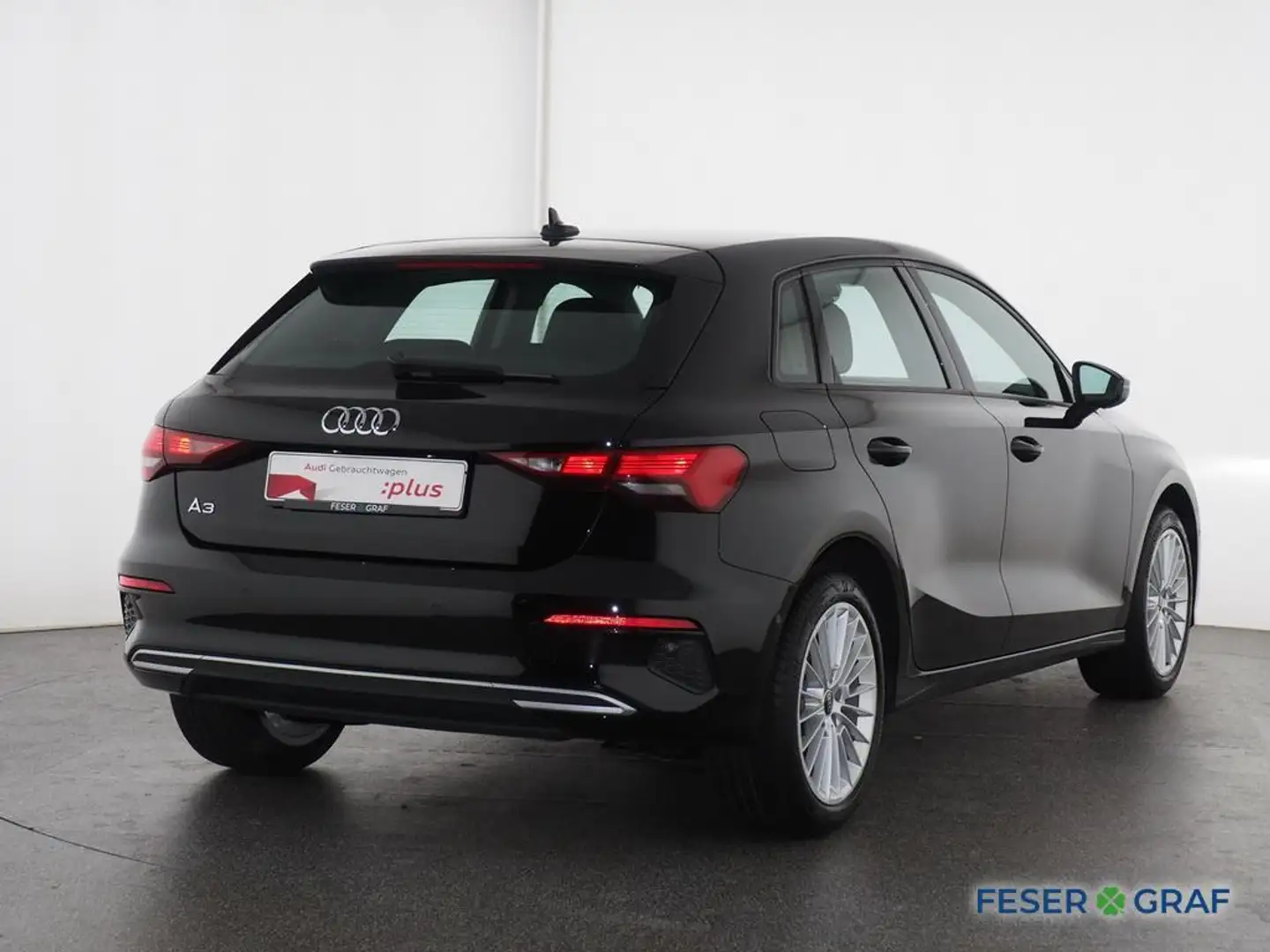 Audi A3 Advanced 35 TFSI S tronic APPs/AHK Schwarz - 2