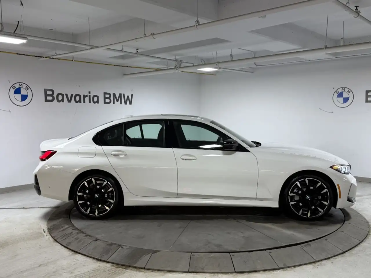 BMW 3 Series снимка BMW 3 Series