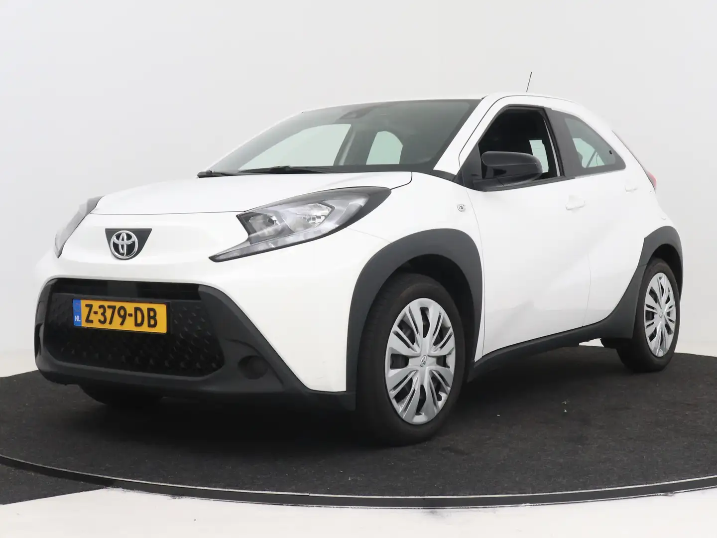 Toyota Aygo X 1.0 VVT-i MT play | Airco | Cruise Control Adaptie Wit - 1