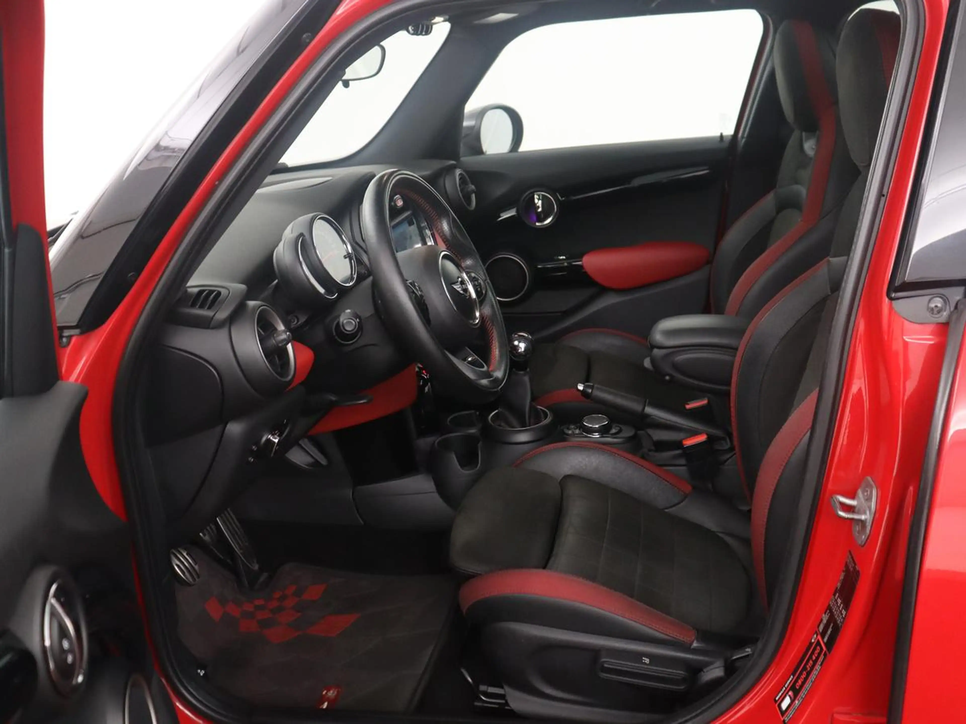 MINI John Cooper Works 5-Deurs 2.0 S Chili Serious Business | Panoramadak — photo 4
