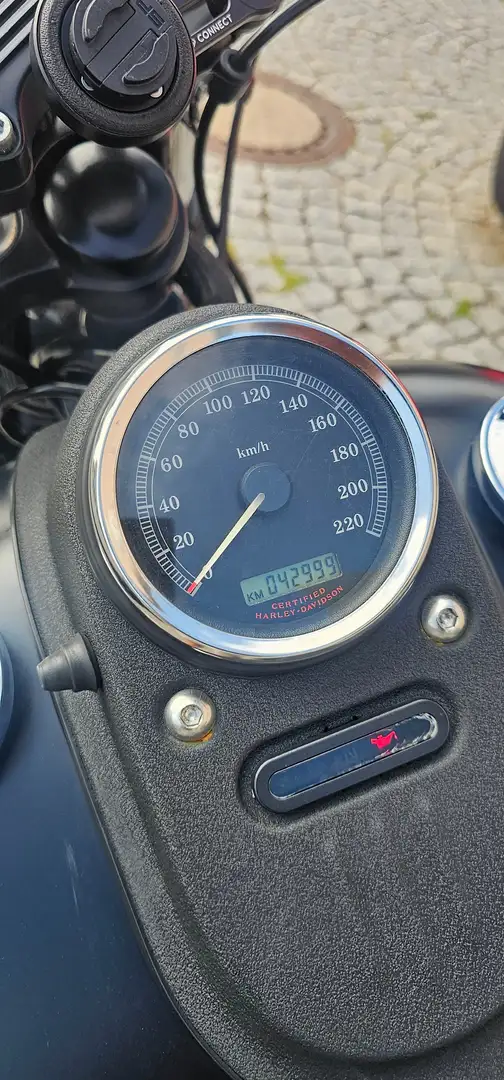 Harley-Davidson Dyna Street Bob Bobber Negru - 1