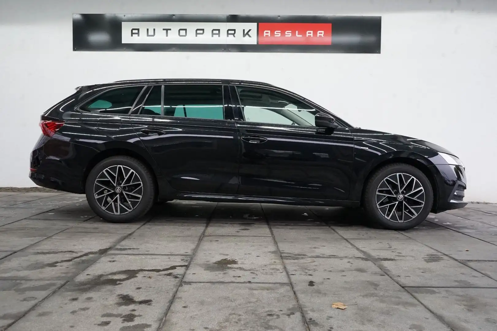 Skoda Octavia Combi Clever 2.0TDI DSG/PANO/VIRTUAL/CAM Nero - 1