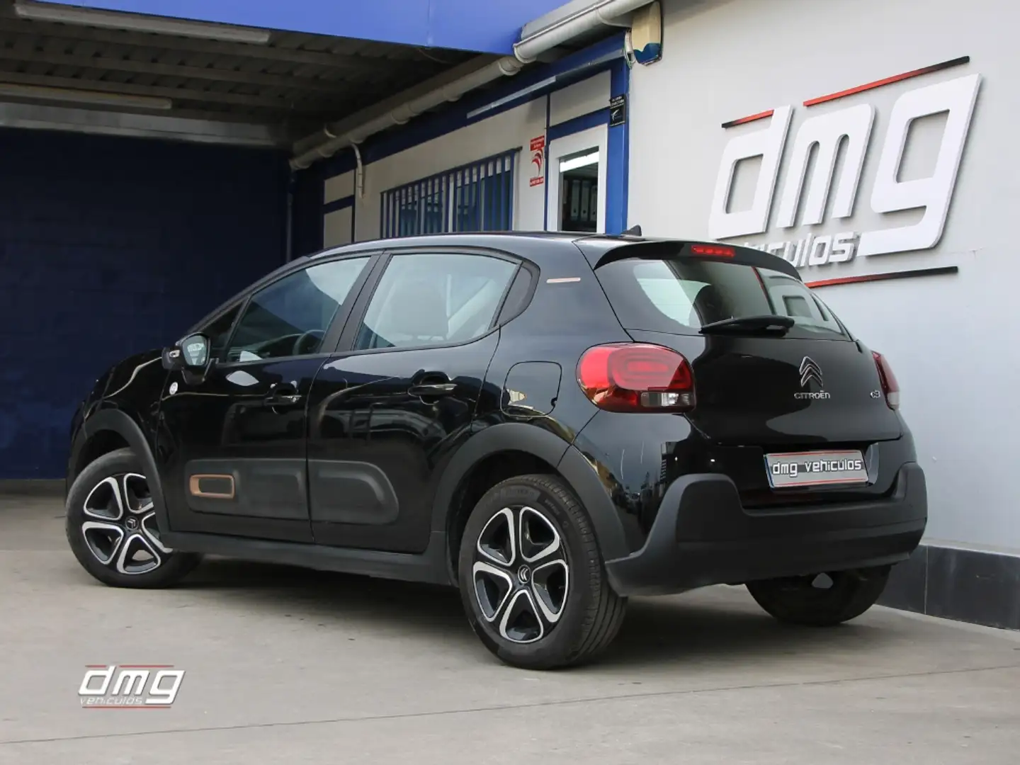 Citroen C3 1.2 PureTech S&S Plus 83 Noir - 2