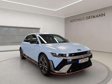 N (650 PS) 84 kWh Allradantrieb