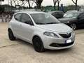 Lancia Ypsilon HYBRID 1.0cc 70cv CERCHI IN LEGA Gris - thumbnail 3