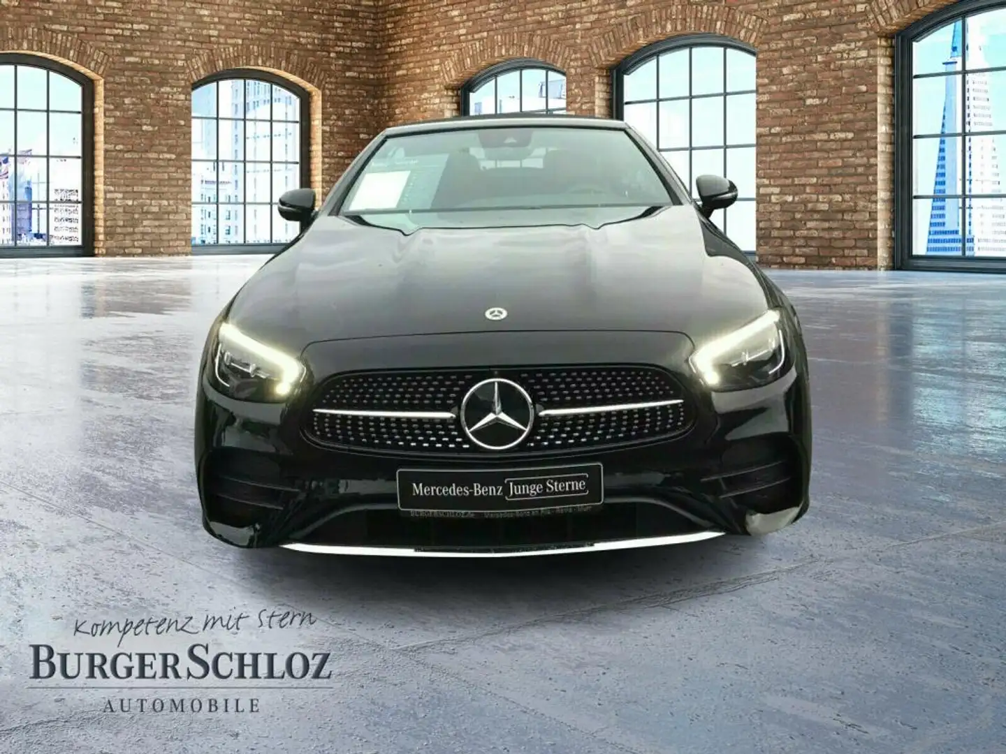Mercedes-Benz E 300 AMG 360 AUT Kam. KlimaA LED LM Leder Navi Schwarz - 2