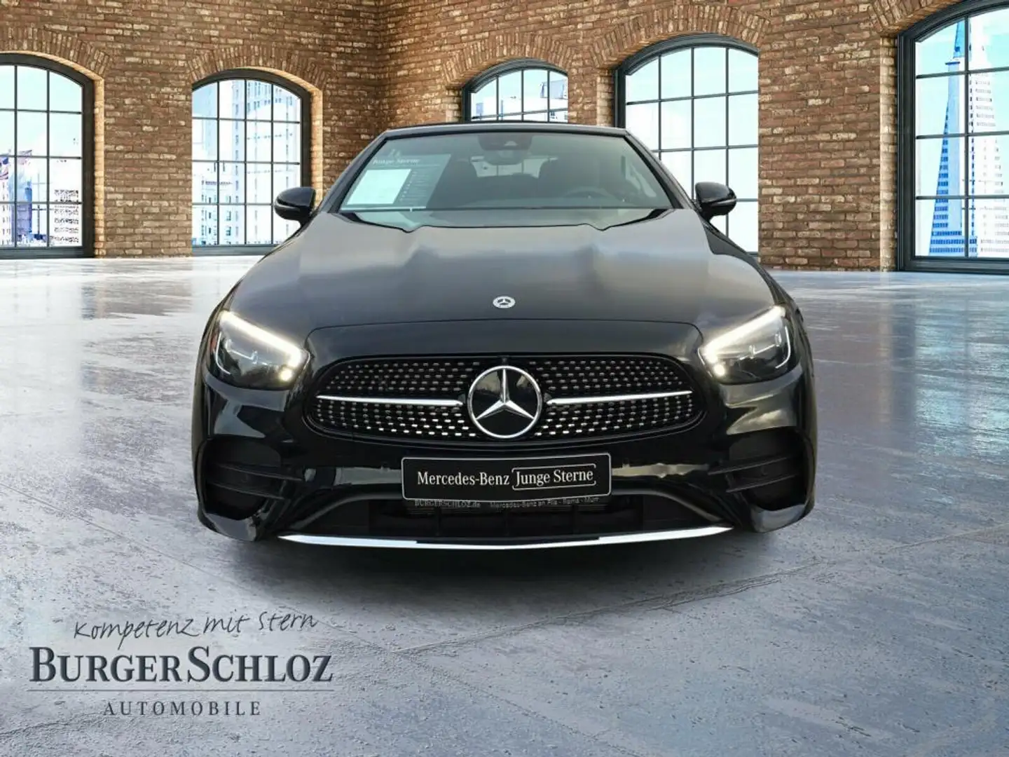 Mercedes-Benz E 300 AMG 360 AUT Kam. KlimaA LED LM Leder Navi Zwart - 2