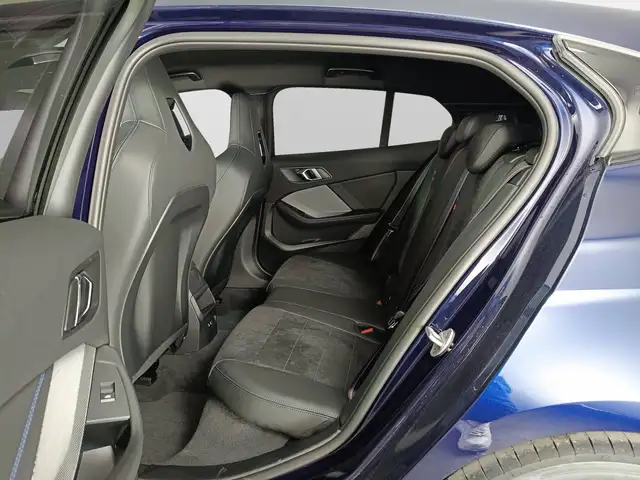 BMW 1 Series view 9
