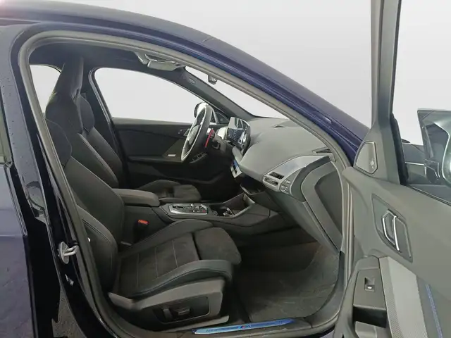 BMW 1 Series view 11