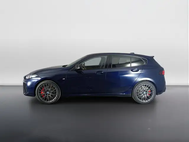 BMW 1 Series view 3