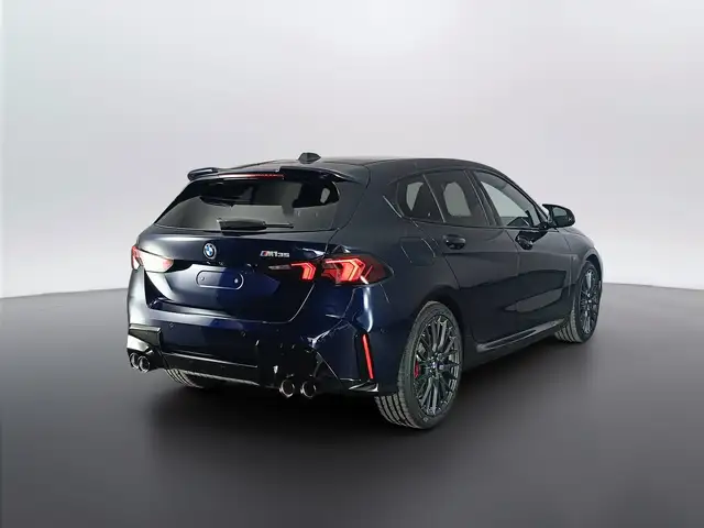 BMW 1 Series view 4