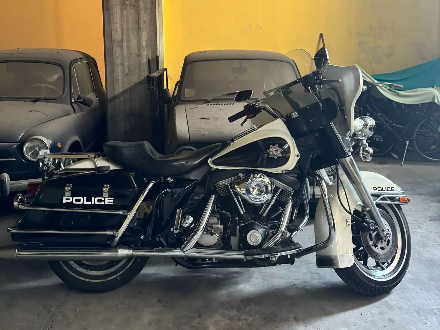 Harley-Davidson Electra Glide STANDARD POLICE (FLHTP) Blanco - 1
