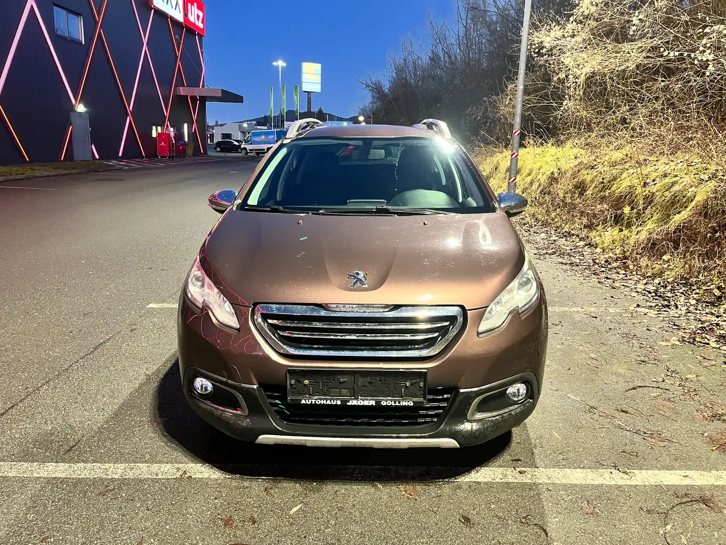 Peugeot 2008 Style 1.6e-Hdi mit Pickerl TOP Zustand Braun - 2