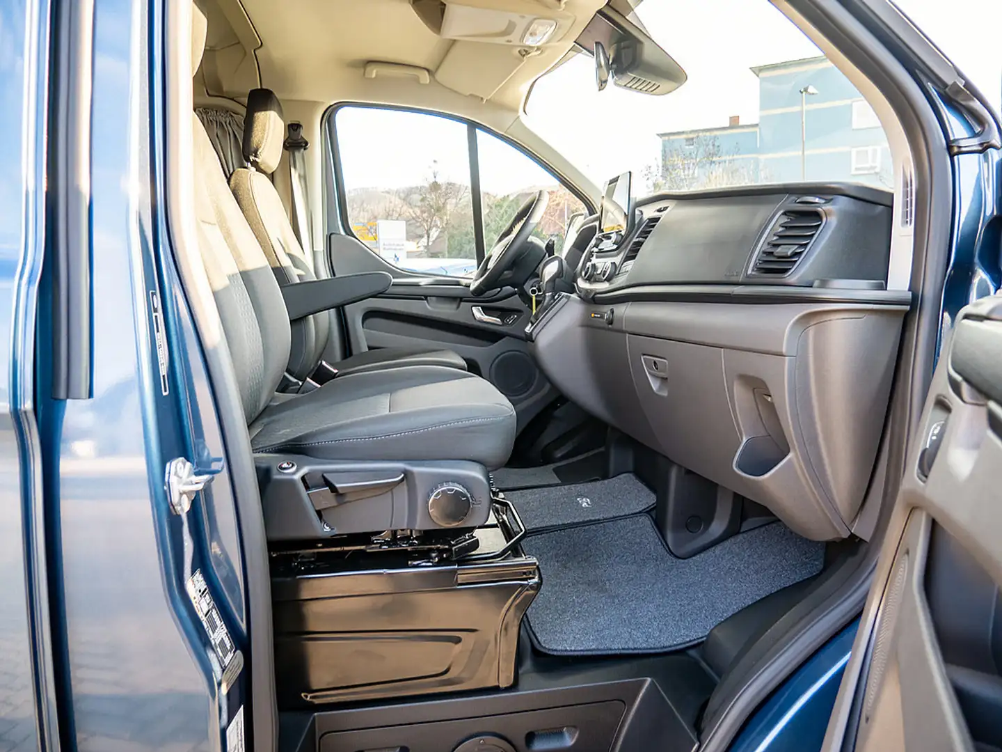 Ford Tourneo Custom Nugget Hochdach STANDHZ W-LAN Blau - 2